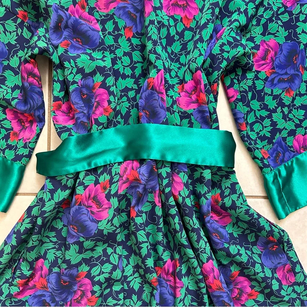 Victoria's Secret | Long Robe Floral Kimono Gold Label Tie Belt Gem Tone - Picture 9 of 9